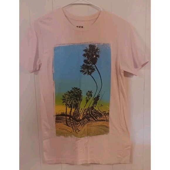 Hey Dude Beach Scene Tshirt Size Small Junior Cut - Picture 1 of 4